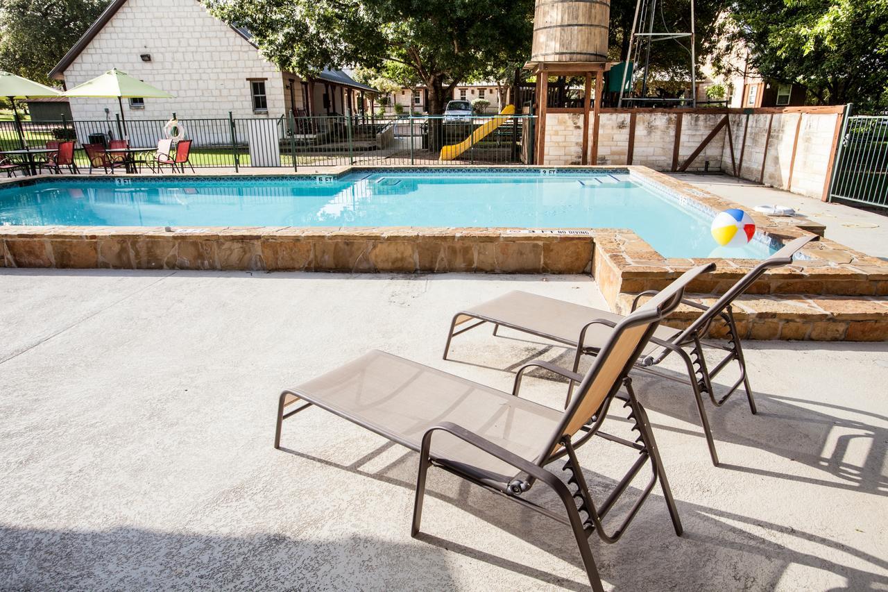 ניו בראונפלס Gruene Cottages מראה חיצוני תמונה