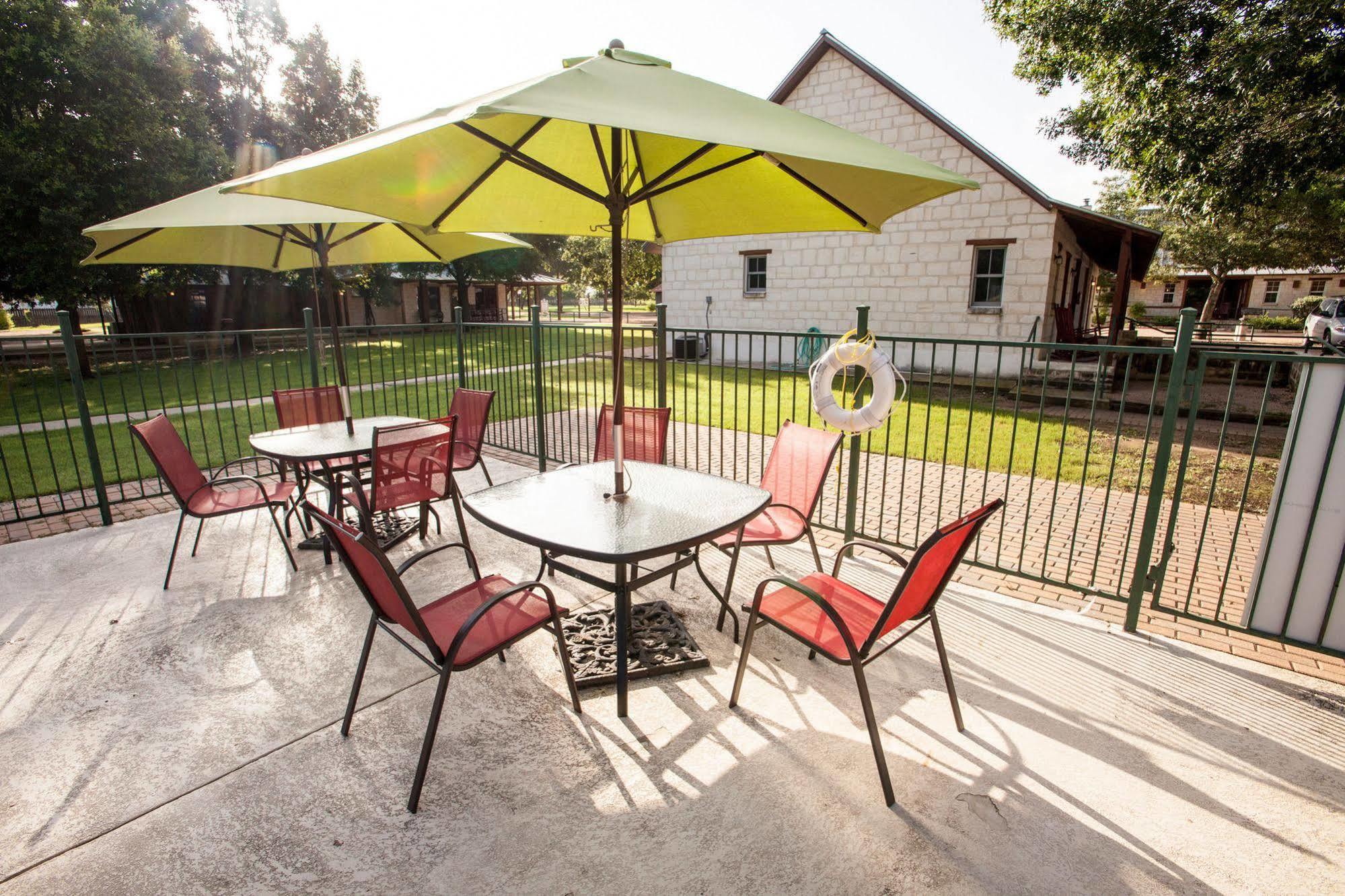 ניו בראונפלס Gruene Cottages מראה חיצוני תמונה