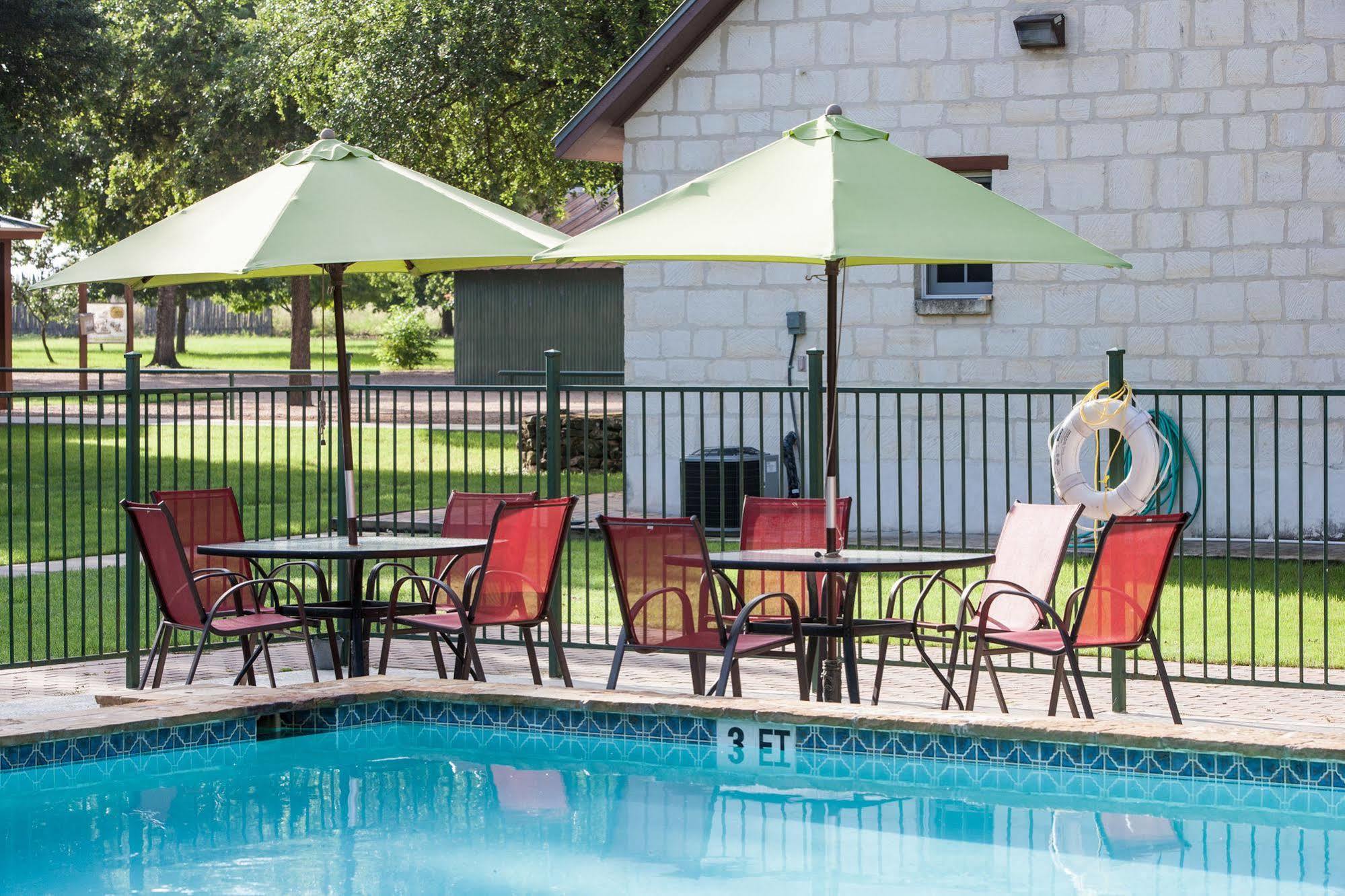 ניו בראונפלס Gruene Cottages מראה חיצוני תמונה