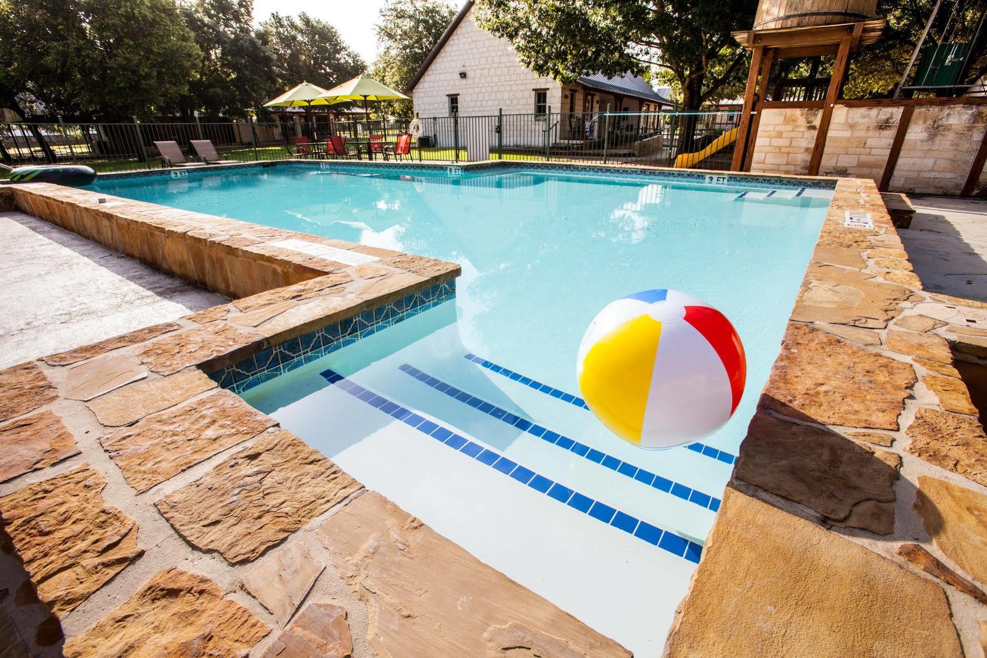 ניו בראונפלס Gruene Cottages מראה חיצוני תמונה